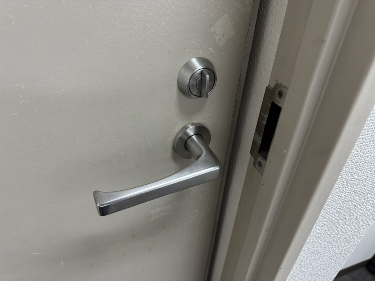 玄関の鍵の交換